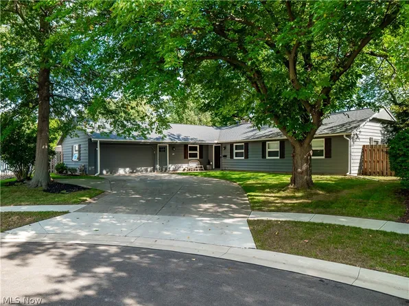 601 Perham Dr, Berea, OH 44017