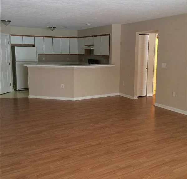 1378 Heatherwood Ln — Photo 5