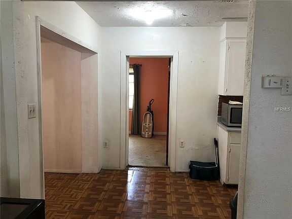 5th image of 2022 Dodge Ave