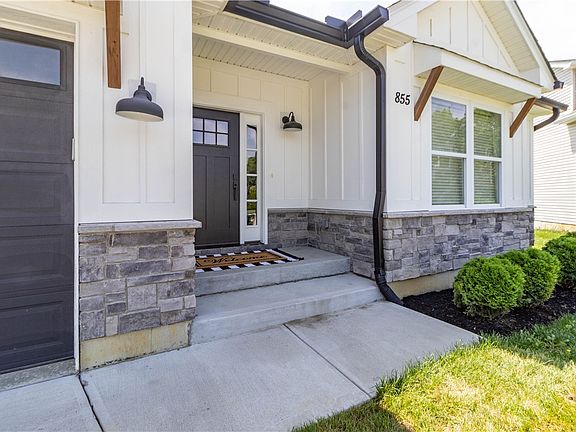 3rd image of 855 Sunrise Ridge Ct