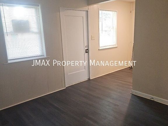 3rd image of 622 Walnut Ave SW APT C