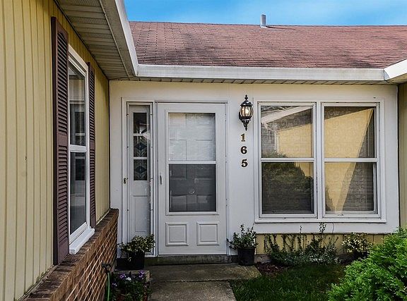 2nd image of 165 Warwick Dr