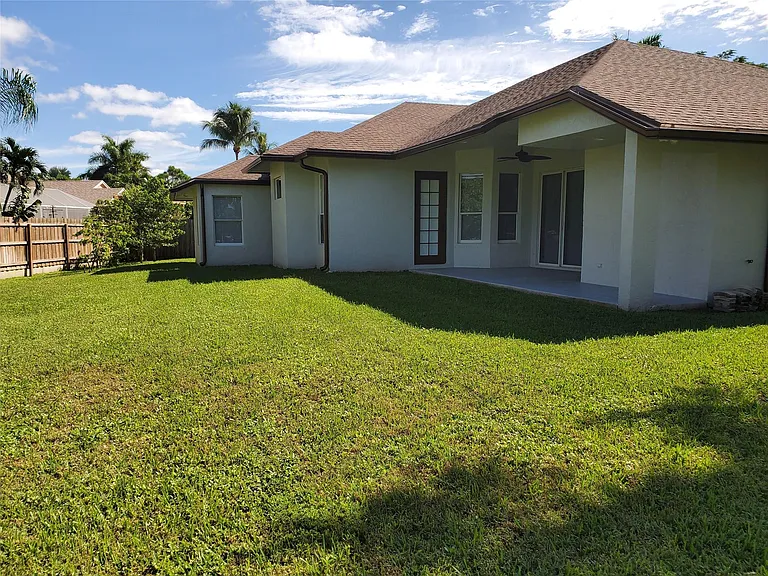 13917 Sheffield Ct — Photo 37