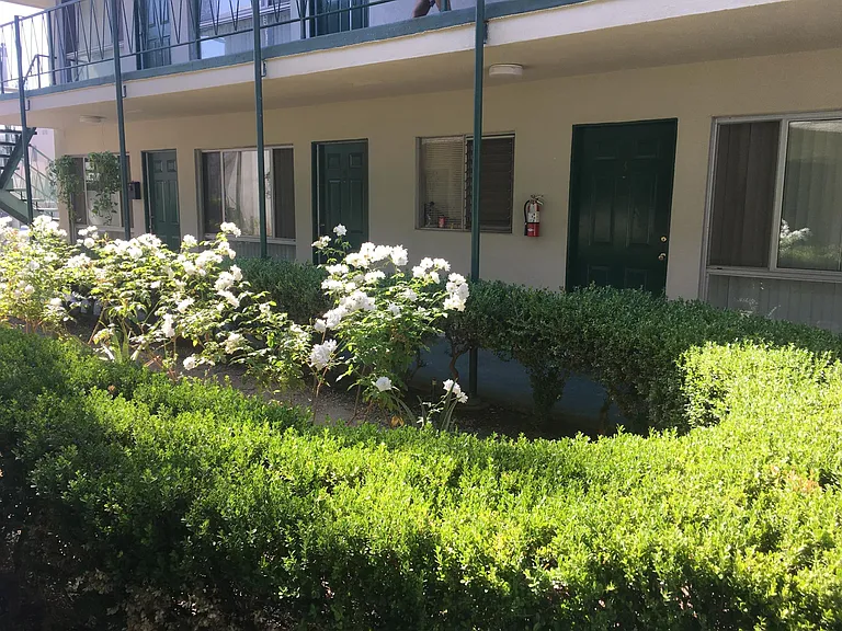 319 S Mariposa Ave #1 — Photo 1