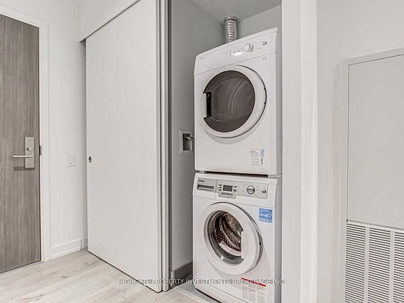 4th image of 161 Roehampton Ave #228