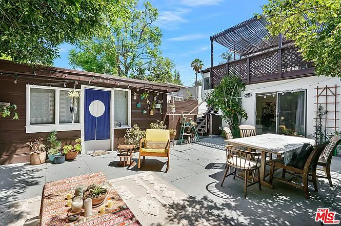2413 Hidalgo Ave — Photo 6