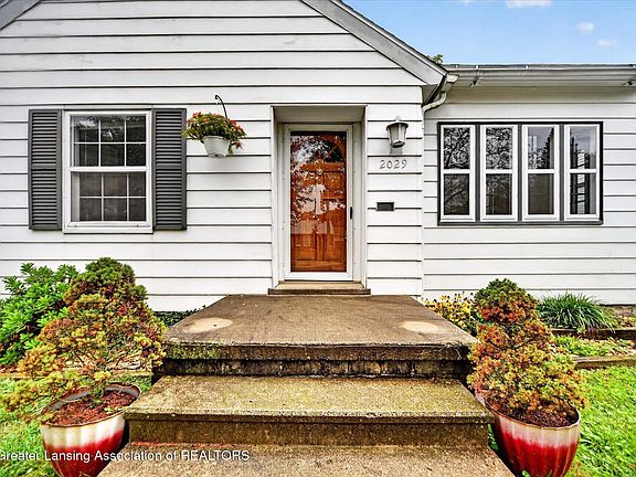 2nd image of 2029 Harding Ave