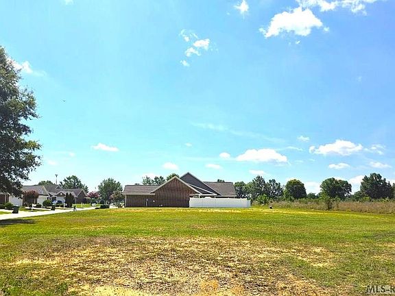3rd image of 131&133 Savannah Cir N