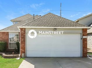 1704 SW 26th St, Moore, OK 73170