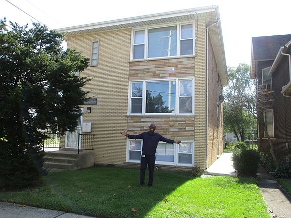 2nd image of 32 E 137th St #G