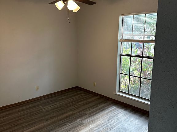 5th image of 2713 Manilee Ln