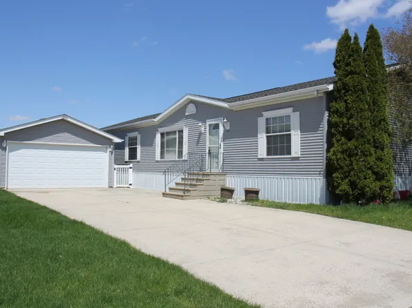 869 Aspen Dr, Manteno, IL 60950