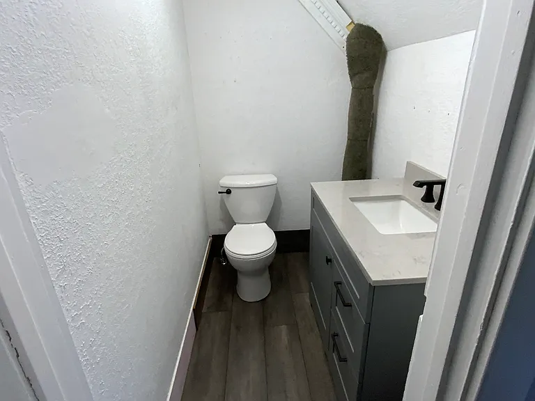 1702 Iowa Ave — Photo 12