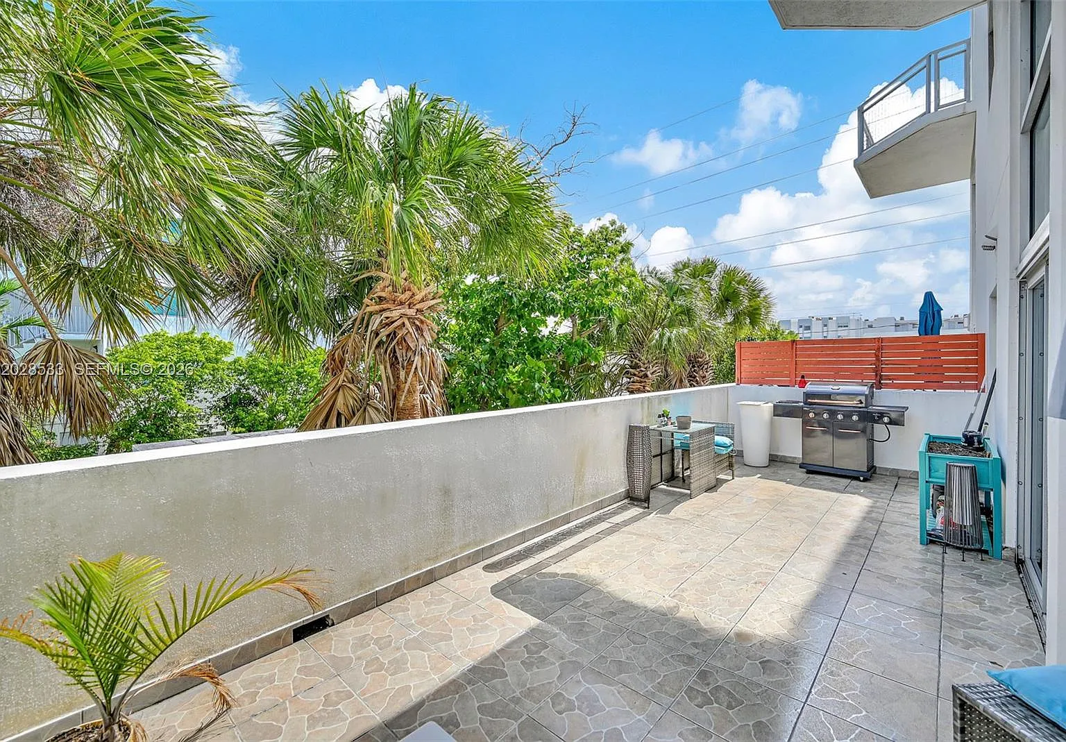 2 bed, 2.0 bath, 1424 sqft, $4,850 — Photo 2
