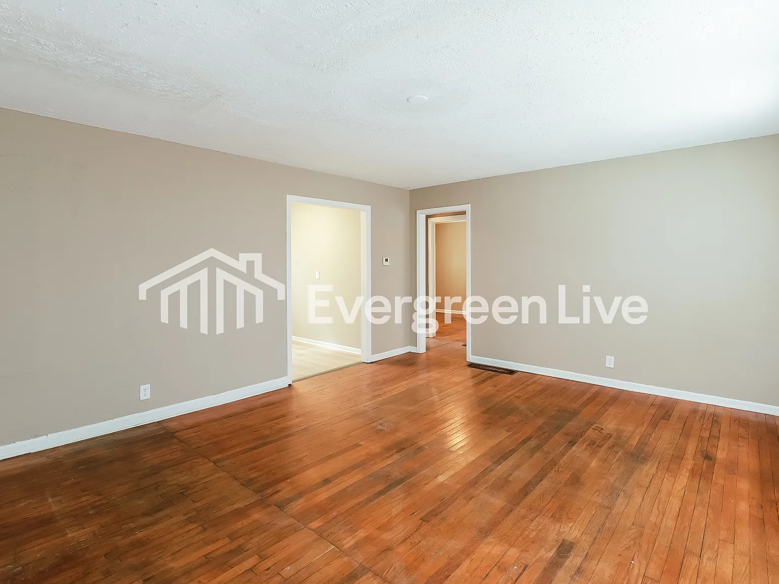 4 bed, 2.0 bath, 1106 sqft, $1,345 — Photo 2