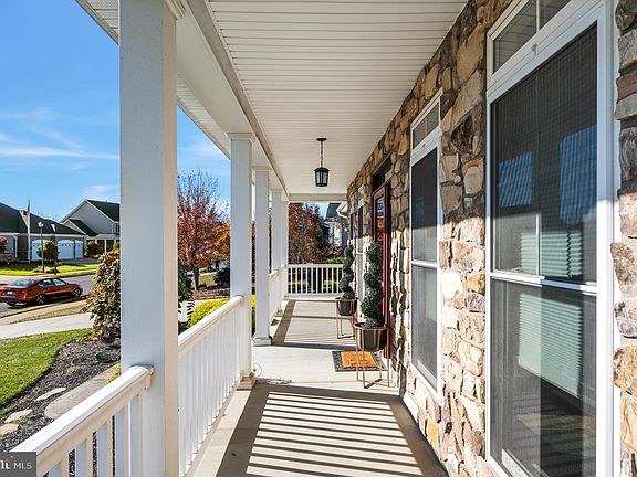 5th image of 234 Summerfield Dr