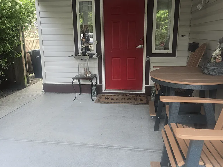 Alderson Ave — Photo 5
