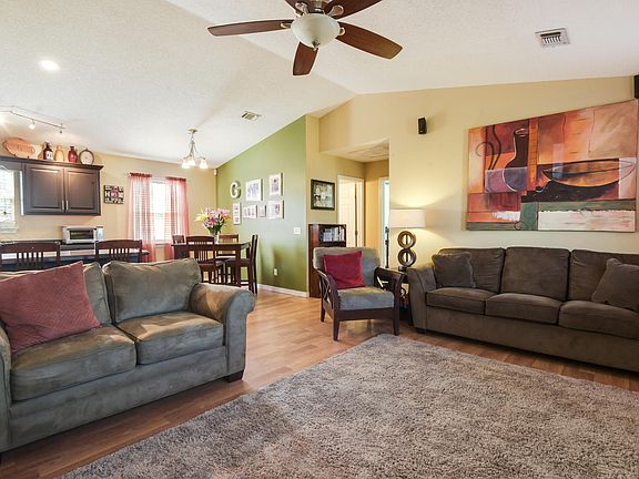 3rd image of 10601 Dogwood Dr