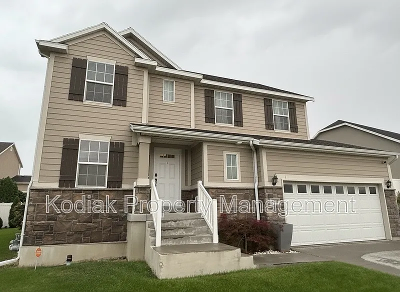4 bed, 3.5 bath, 2664 sqft, $3,475 — Photo 1
