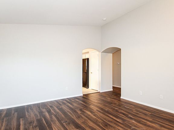 3rd image of 11717 W Poinsettia Dr