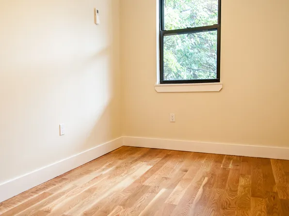 1426 De Kalb Avenue image 24 of 40