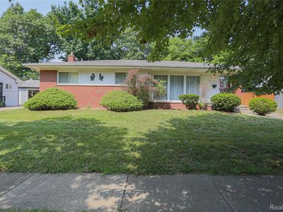 1130 Outer Dr, Fenton, MI, 48430