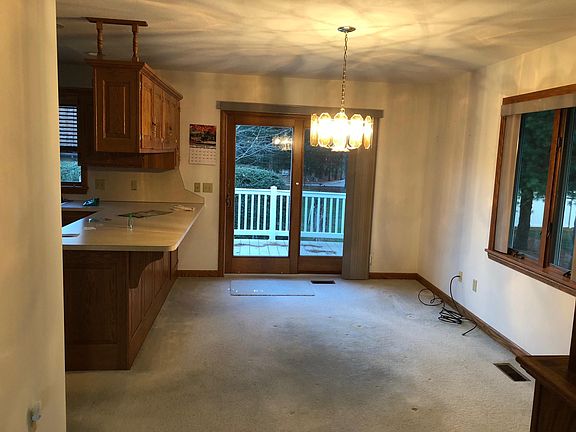 5th image of 97 Pinedale Dr