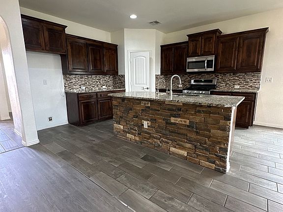 4th image of 6944 King Ranch Rd