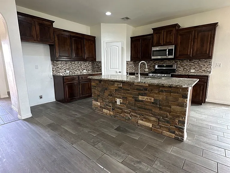6944 King Ranch Rd — Photo 4