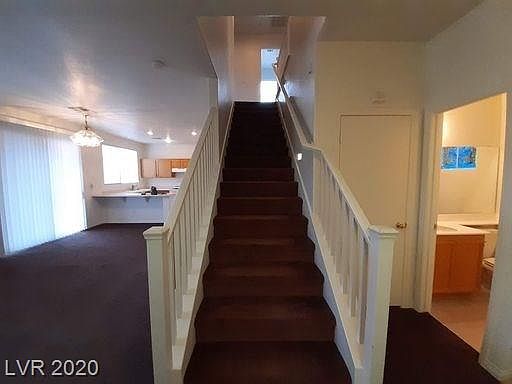 4th image of 2632 Spruce Creek Dr