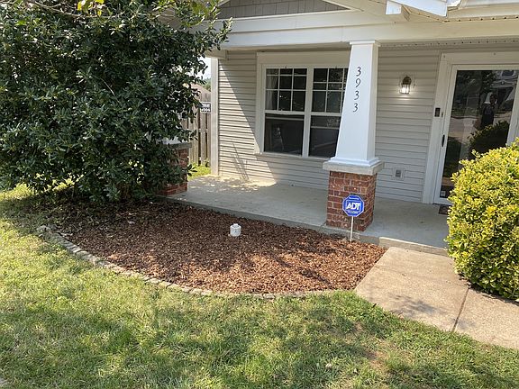 3rd image of 3933 Bridgeview Ln