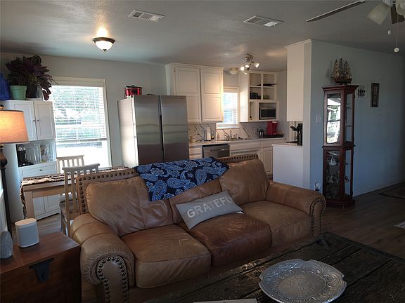 4th image of 1309 S 6th St