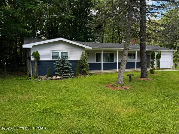 129 Stillwater Dr, Pocono Summit, PA 18346