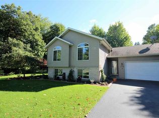 2139 West Rd, Kronenwetter, WI 54455