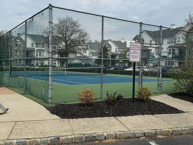 315 Plymouth Rd — Photo 16