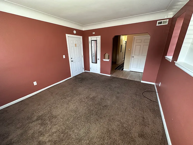 71 E Great Lakes St #7 — Photo 6
