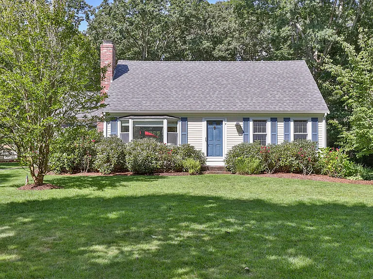 4 Wildwood Ave — Photo 38