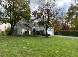 1674 Roxbury Rd, Columbus, OH 43212