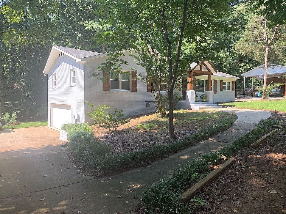 2nd image of 809 Carolyn Ln