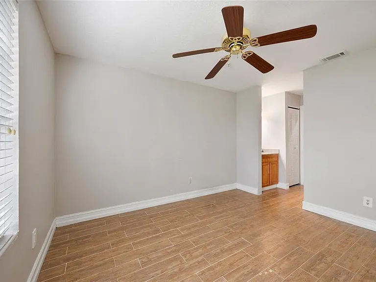 241 Afton Sq #103 — Photo 10