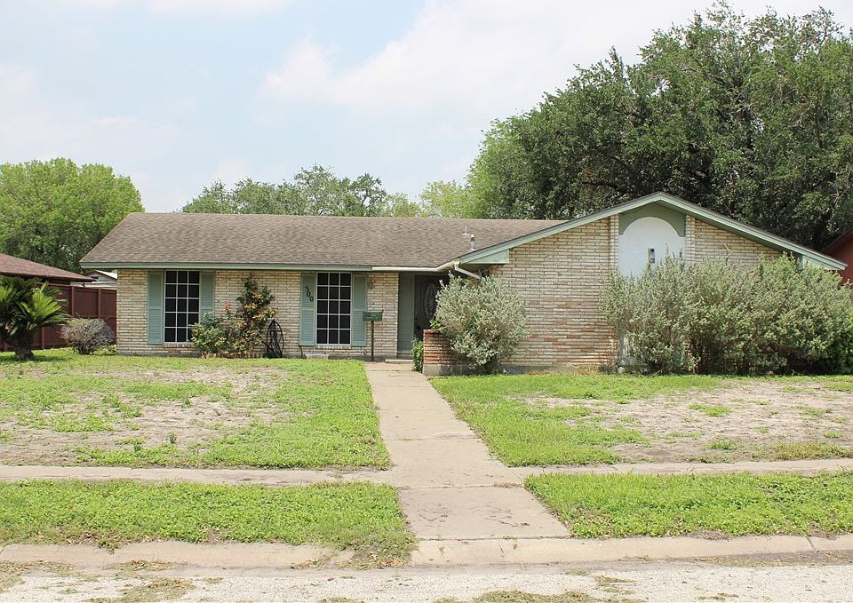1st image of 300 S Pasadena Dr