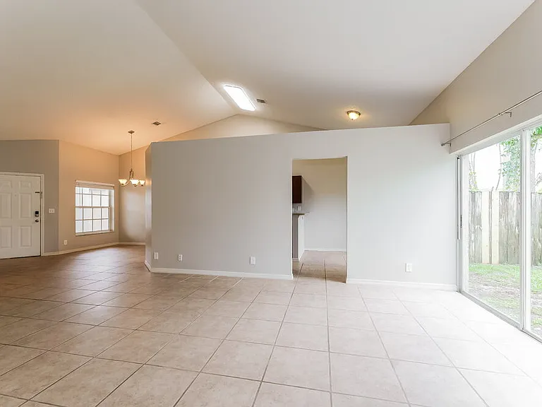 180 Heatherwood Dr — Photo 5