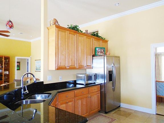 3rd image of 745 Country Club Dr