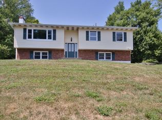 21 Penn St, Fishkill, NY 12524