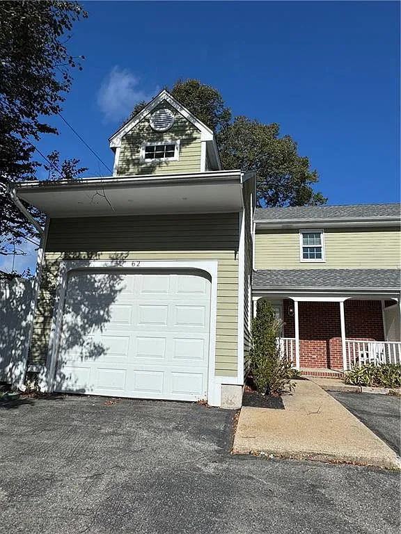 3 bed, 1.5 bath, 1363 sqft, $3,250 — Photo 1