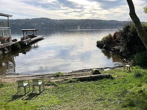 Picture of Waterfront Beach
Access Shared (4 houses North of property)