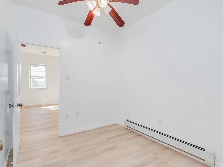 147 Avenue E #3 — Photo 6