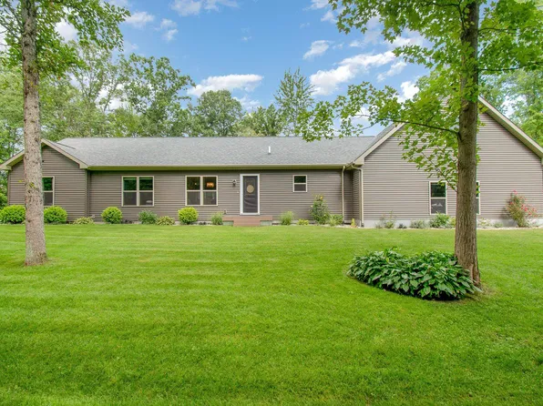 96 W Star Rd, Sanford, MI 48657