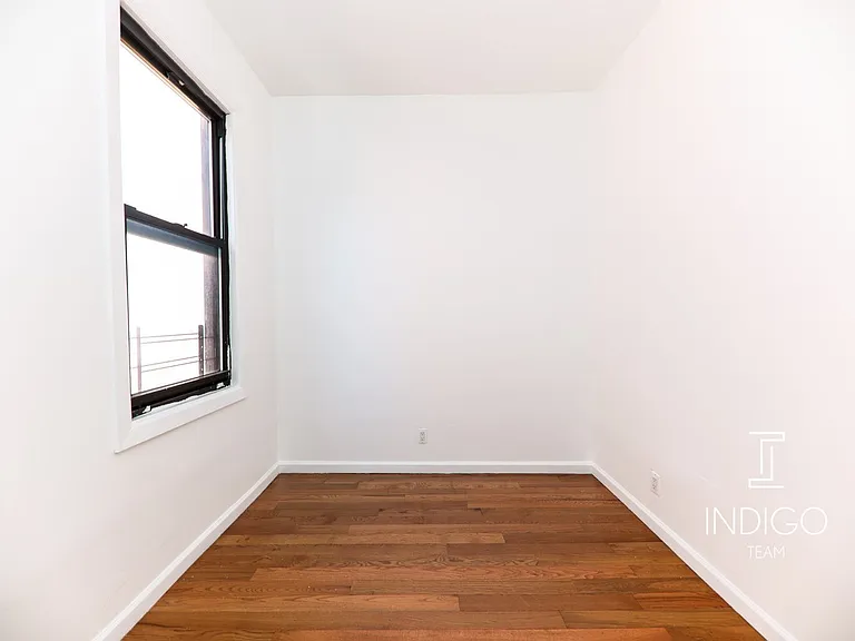 361 49th St #2 — Photo 8