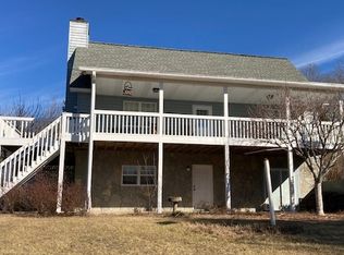 42 Winding Ln, Hayesville, NC 28904